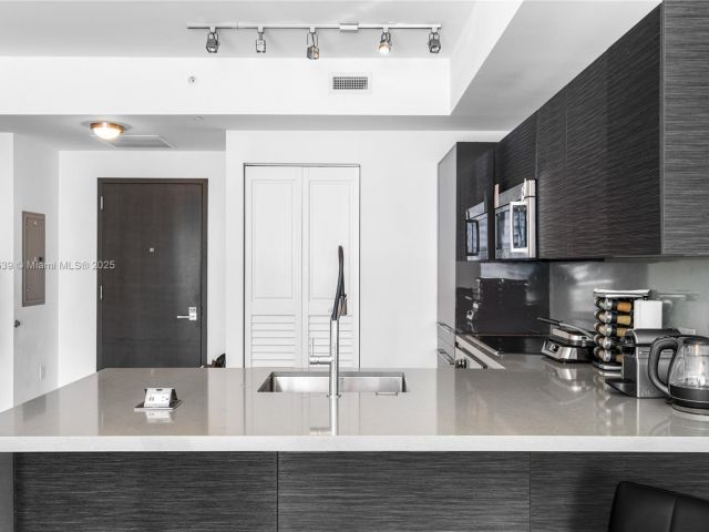 Apartment for sale  Unit #1502 - photo 6768468