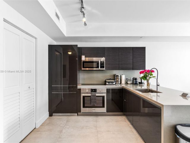 Apartment for sale  Unit #1502 - photo 6768471