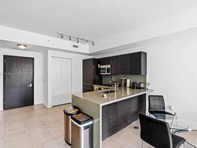 1-bedroom condo for sale in Miami - 1080 Brickell Ave 1502 - MondialRealty