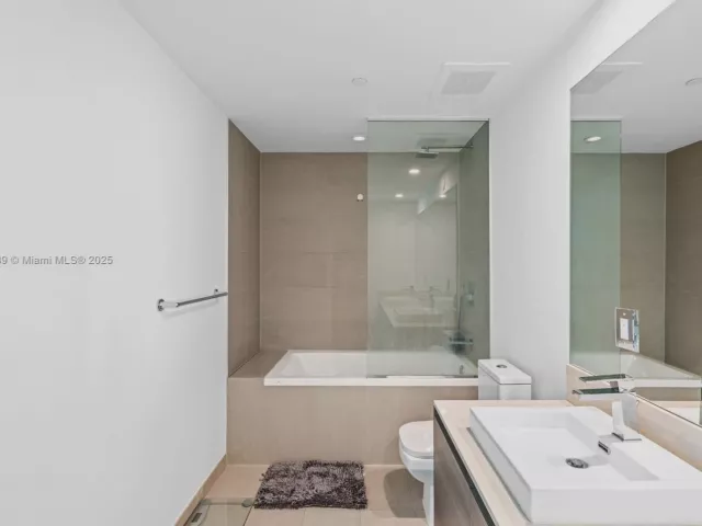 1-bedroom condo for sale in Miami - 1080 Brickell Ave 1502 - MondialRealty