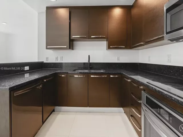 Apartment for sale  Unit #604 - photo 6758542