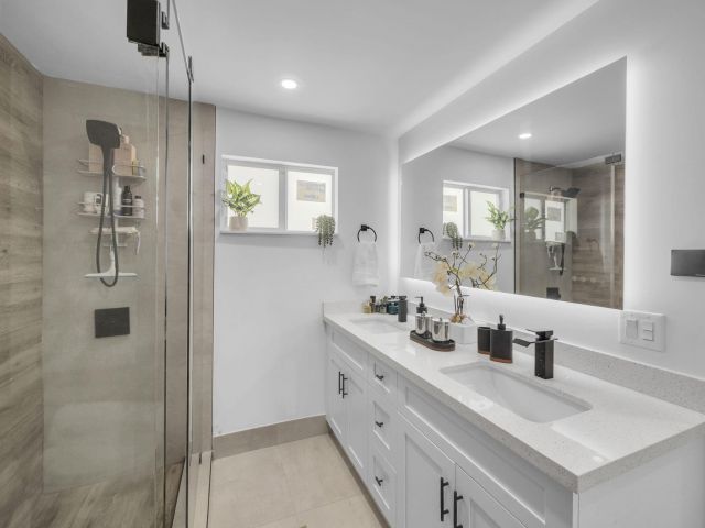 Home for rent at 520 NE 135th Street - photo 6759276