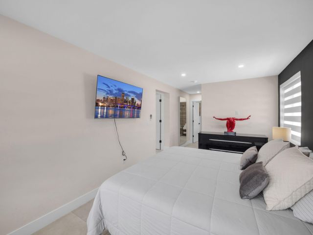 Home for rent at 520 NE 135th Street - photo 6759277