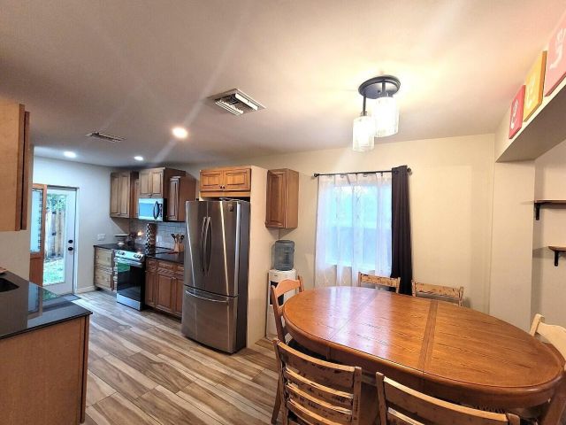 Home for sale at 410 SW 10th Street SW - photo 6765294