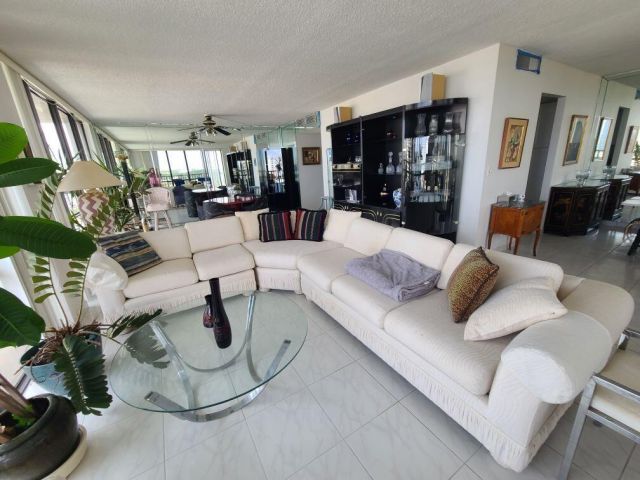 Apartment for rent  Unit #1109 - photo 6759871