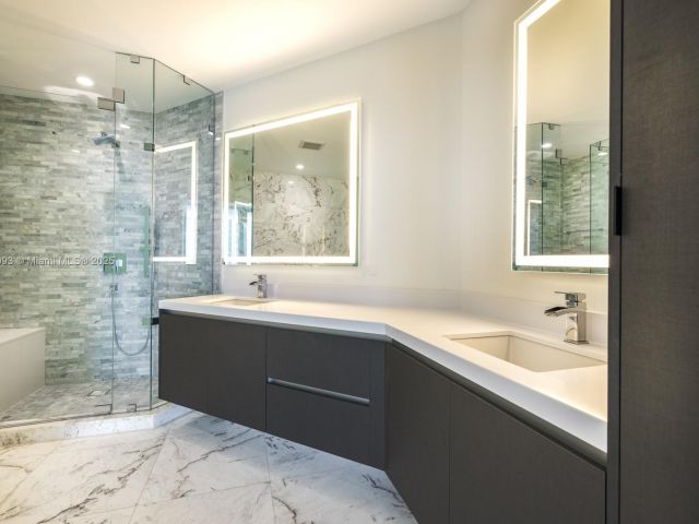 Apartment for sale  Unit #2403 - photo 6762140