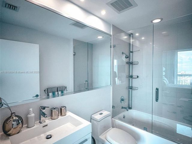 Apartment for sale  Unit #2007 - photo 6762317