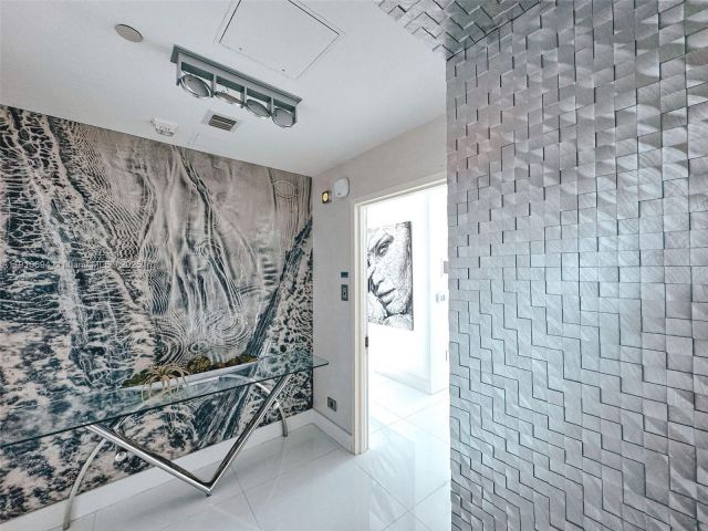 Apartment for sale  Unit #2007 - photo 6762318