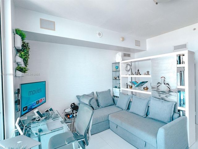 Apartment for sale  Unit #2007 - photo 6762320