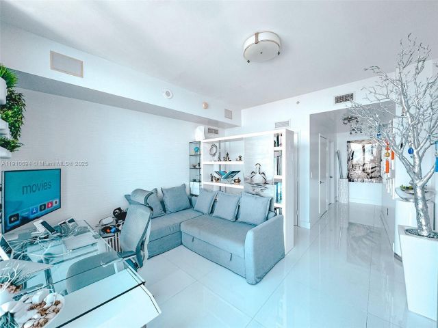 Apartment for sale  Unit #2007 - photo 6762321