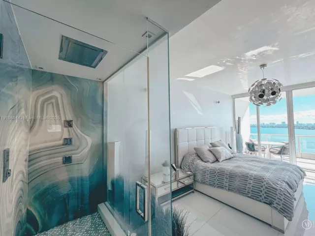 2-bedroom condo for sale in Miami - 2020 N Bayshore Dr 2007 - MondialRealty