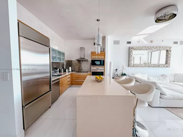 2-bedroom condo for sale in Miami - 2020 N Bayshore Dr 2007 - MondialRealty