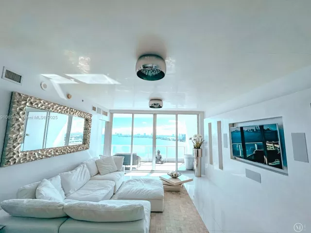 2-bedroom condo for sale in Miami - 2020 N Bayshore Dr 2007 - MondialRealty