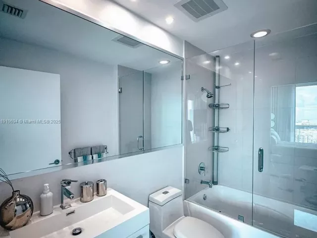 2-bedroom condo for sale in Miami - 2020 N Bayshore Dr 2007 - MondialRealty