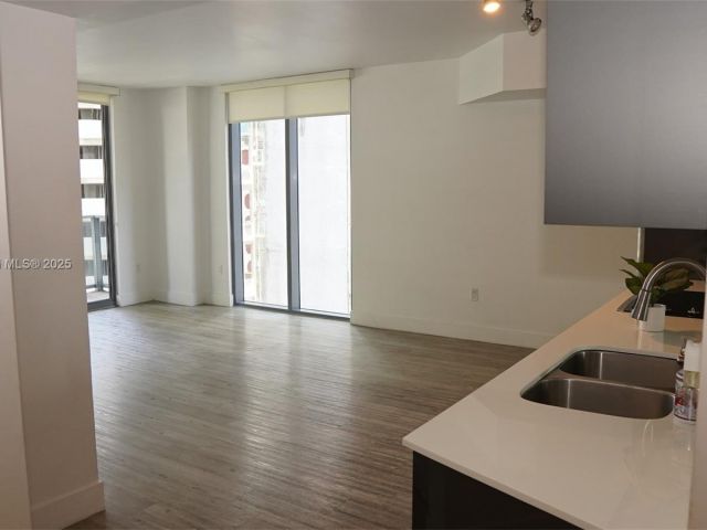 Apartment for rent  Unit #1108 - photo 6761757