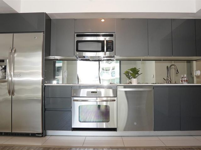 Apartment for rent  Unit #1108 - photo 6761762