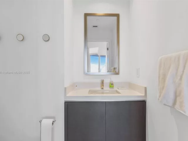 1-bedroom condo for sale in Miami - 851 NE 1st Ave 1202 - MondialRealty