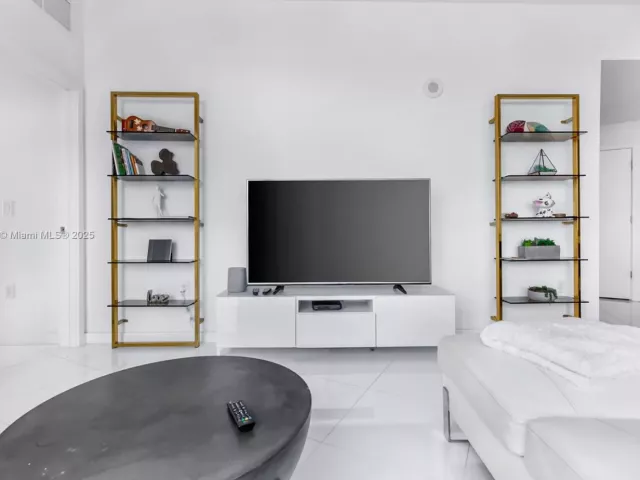 1-bedroom condo for sale in Miami - 851 NE 1st Ave 1202 - MondialRealty