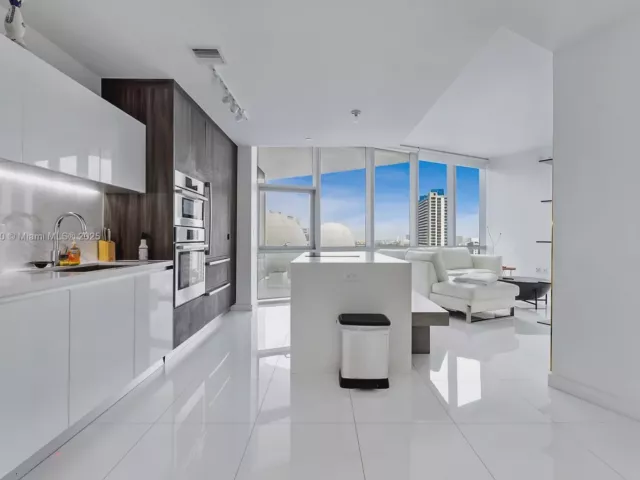 1-bedroom condo for sale in Miami - 851 NE 1st Ave 1202 - MondialRealty