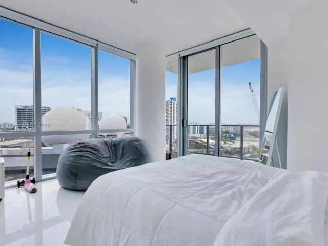 1-bedroom condo for sale in Miami - 851 NE 1st Ave 1202 - MondialRealty