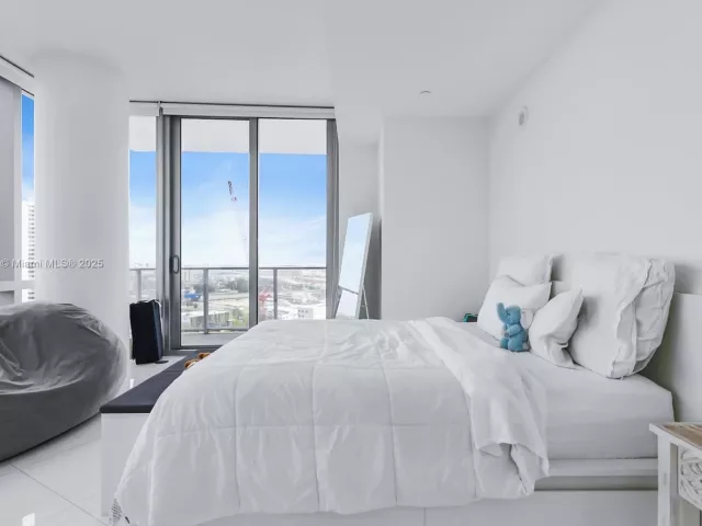 1-bedroom condo for sale in Miami - 851 NE 1st Ave 1202 - MondialRealty