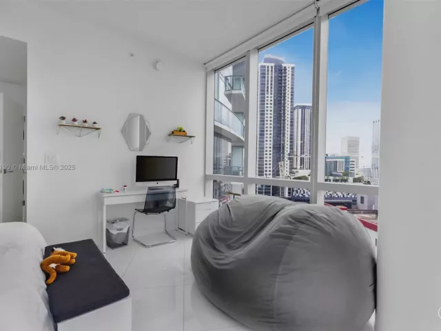 1-bedroom condo for sale in Miami - 851 NE 1st Ave 1202 - MondialRealty