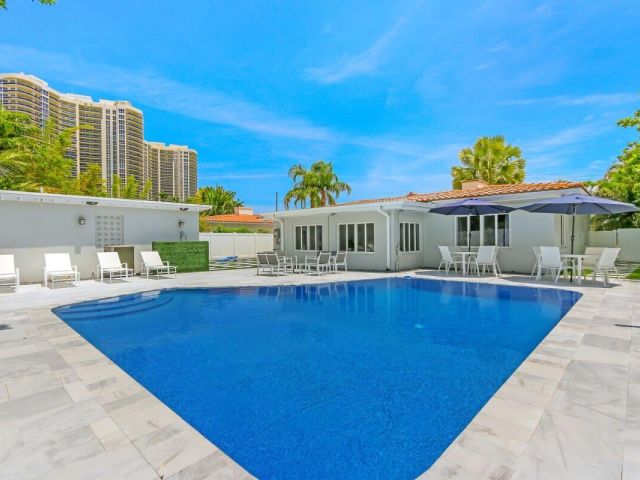 Home for sale at 3025 Center Avenue - photo 6777805