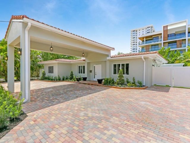 Home for sale at 3025 Center Avenue - photo 6777809