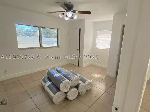 3-bedroom home for sale in Hollywood - 6901 Thomas St - MondialRealty
