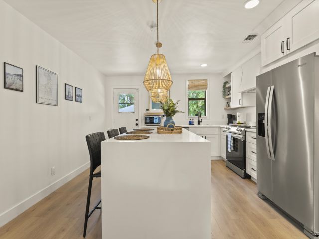 Home for rent at 721 Dobbins Street - photo 6762237