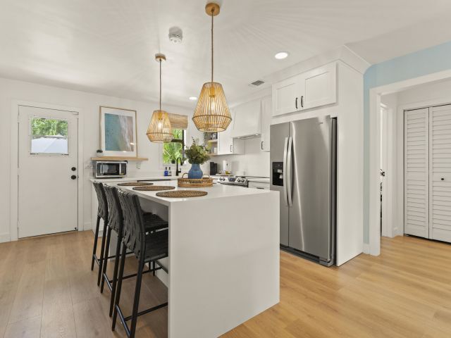 Home for rent at 721 Dobbins Street - photo 6762239