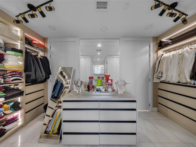 Apartment for sale  Unit #2202 - photo 6762447