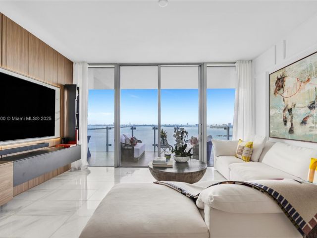 Apartment for sale  Unit #2202 - photo 6762454