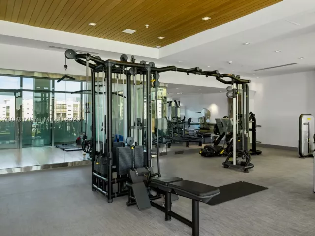 2-bedroom condo for sale in Sunny Isles Beach - 330 Sunny Isles Blvd 5-1908 - MondialRealty