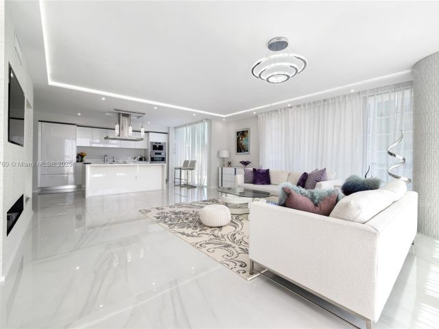 Apartment for sale  Unit #5-1908 - photo 6762177