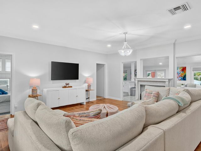 Home for sale at 901 39th Court - photo 6761953