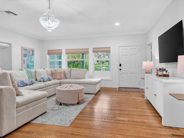 Home for sale at 901 39th Court - photo 6761957