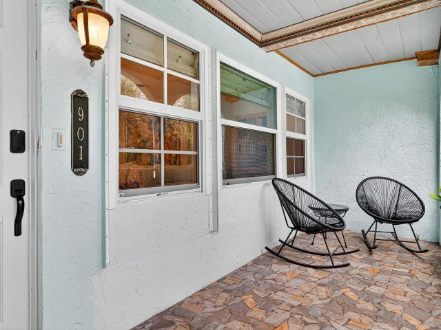 Home for sale at 901 39th Court - photo 6761958