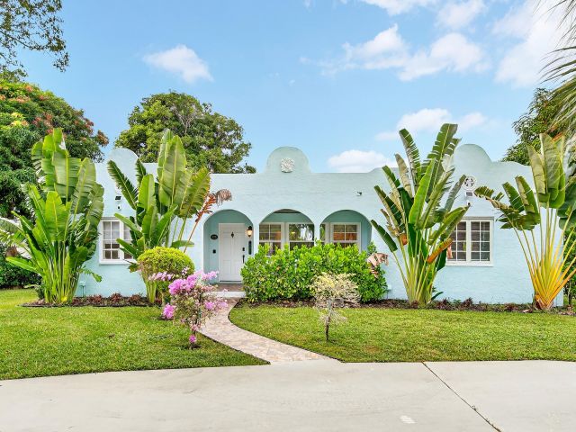 Home for sale at 901 39th Court - photo 6761959