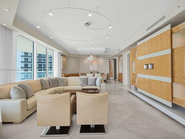 Apartment for sale  Unit #1104 - photo 6762421