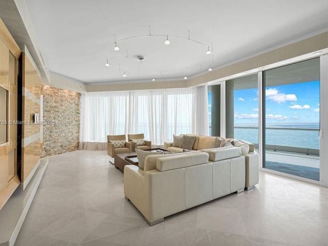 Apartment for sale  Unit #1104 - photo 6762424