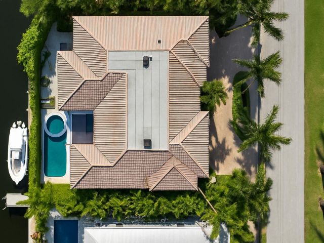 Home for sale at 712 NE 71st Street - photo 6809050