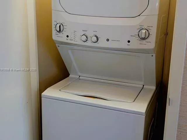 2-bedroom condo for sale in Sunny Isles Beach - 18001 Collins Ave 2114 2115 - MondialRealty