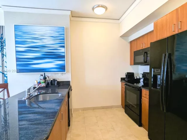 2-bedroom condo for sale in Sunny Isles Beach - 18001 Collins Ave 2114 2115 - MondialRealty