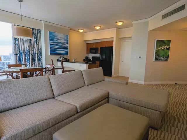 2-bedroom condo for sale in Sunny Isles Beach - 18001 Collins Ave 2114 2115 - MondialRealty