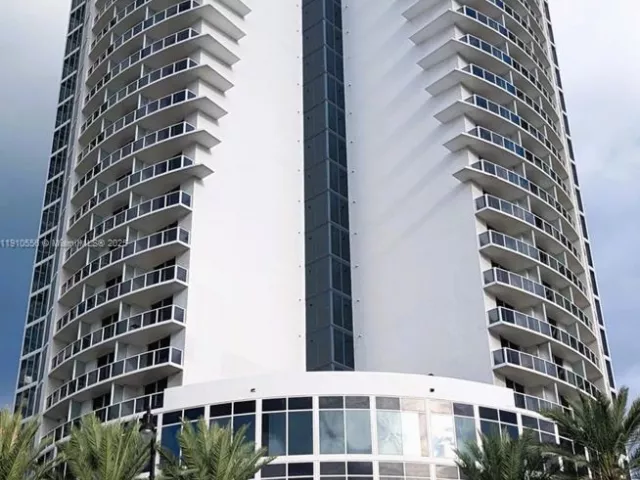 2-bedroom condo for sale in Sunny Isles Beach - 18001 Collins Ave 2114 2115 - MondialRealty