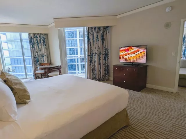 2-bedroom condo for sale in Sunny Isles Beach - 18001 Collins Ave 2114 2115 - MondialRealty