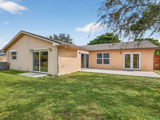 3-bedroom home for sale in Deerfield Beach - 1273 SW 25th Avenue - MondialRealty