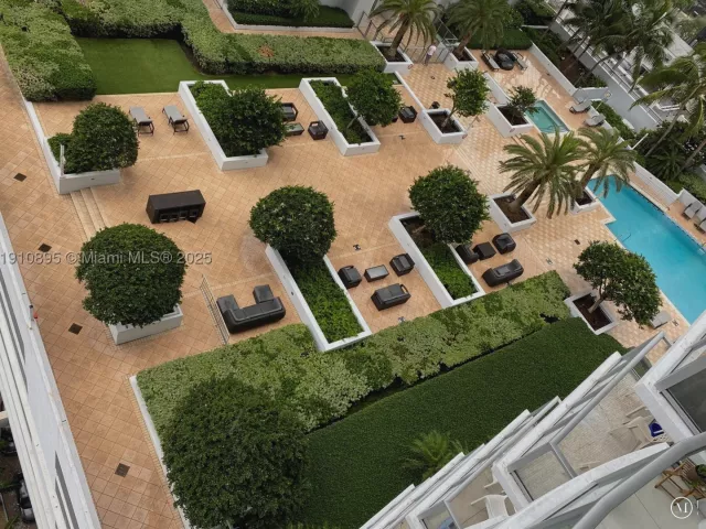 1-bedroom condo for sale in Miami - 1050 Brickell Ave 1904 - MondialRealty
