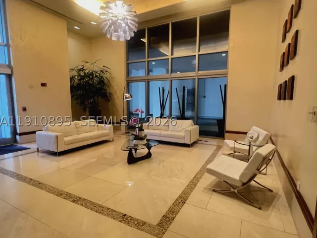 1-bedroom condo for sale in Miami - 1050 Brickell Ave 1904 - MondialRealty